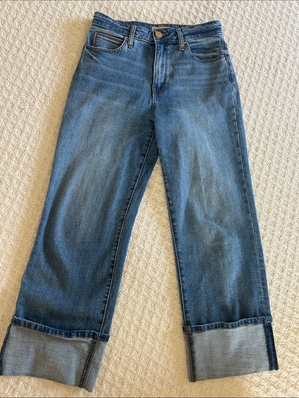 Kut from the Kloth Medium Blue Cuffed Cropped Wide-Leg Jeans